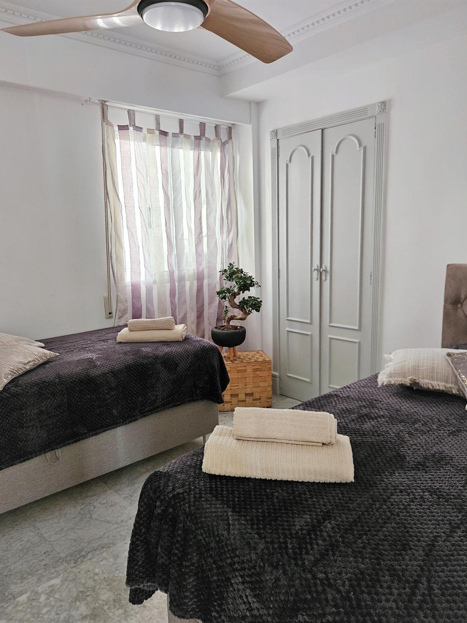 Mirador Apartments Beach First Line 圣波拉 外观 照片